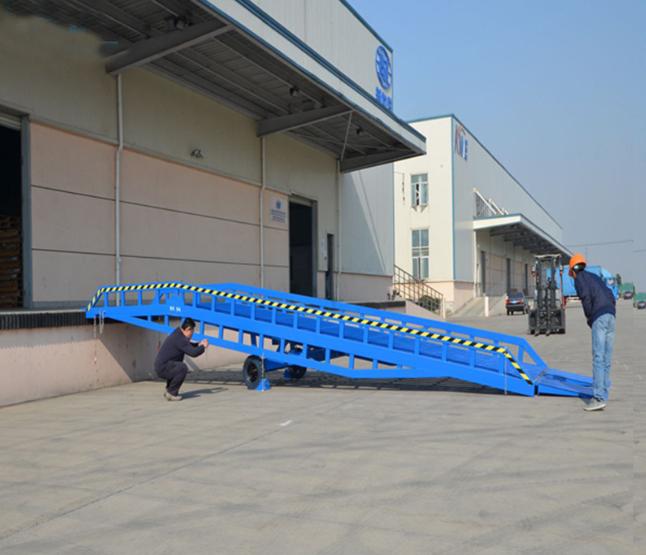 尤溪移动式登车桥应用
